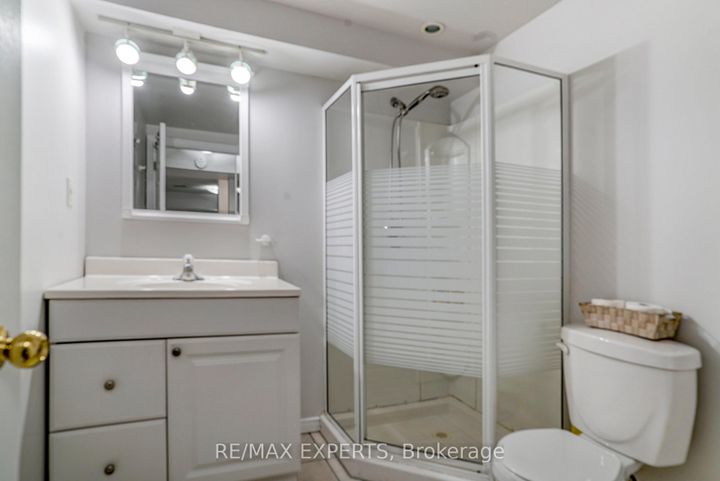 Photo 13 at 238 Lawnhurst Court, Lawfield, Hamilton
