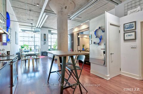 Photo 7 at 217 - 637 Lake Shore Boulevard W, Niagara, Toronto