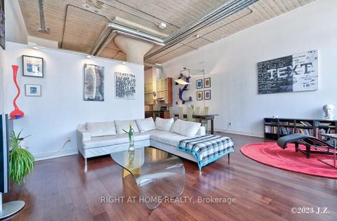 Photo 13 at 217 - 637 Lake Shore Boulevard W, Niagara, Toronto