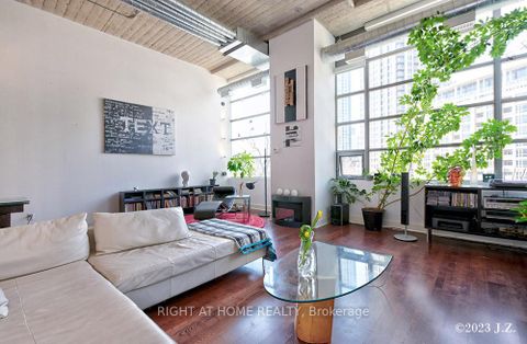 Photo 14 at 217 - 637 Lake Shore Boulevard W, Niagara, Toronto