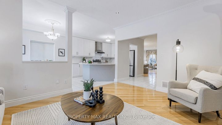 Photo 3 at 48 Elmrill Road, Berczy, Markham