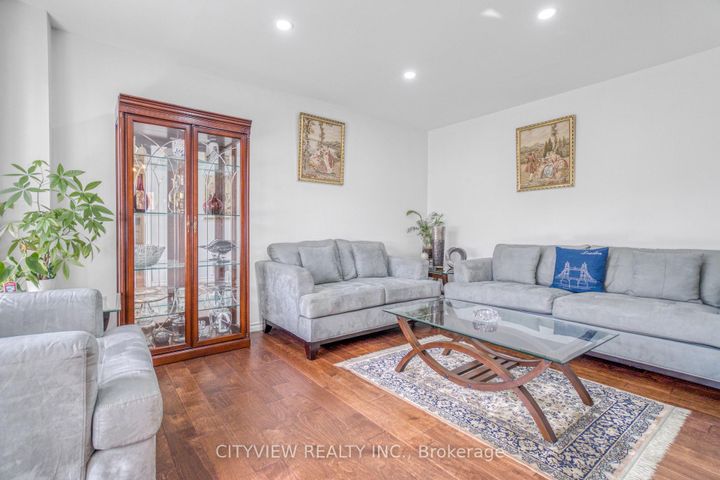 Photo 7 at 4165 Independence Avenue, Rathwood, Mississauga