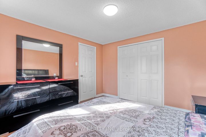 Photo 36 at 4165 Independence Avenue, Rathwood, Mississauga