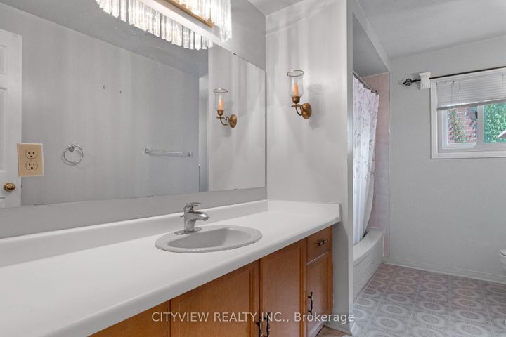 Photo 37 at 4165 Independence Avenue, Rathwood, Mississauga