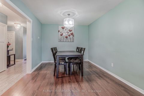 Photo 4 at 15 Lowry Square, Malvern, Toronto