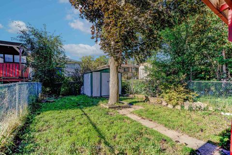 Photo 22 at 15 Lowry Square, Malvern, Toronto