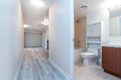 Photo 6 at 512 - 352 Front Street W, Waterfront Communities C1, Toronto