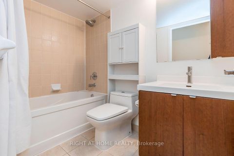 Photo 10 at 512 - 352 Front Street W, Waterfront Communities C1, Toronto