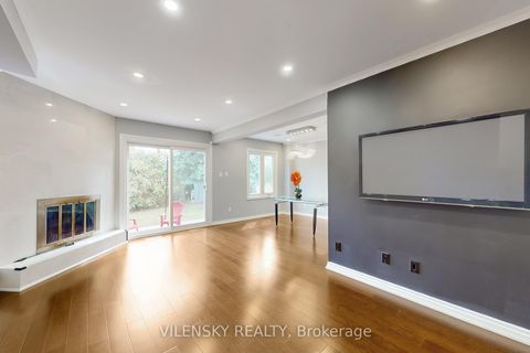 Photo 4 at 31 Royal Colwood Court, Glen Shields, Vaughan