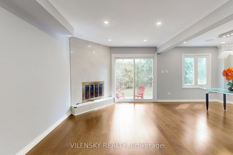 Photo 6 at 31 Royal Colwood Court, Glen Shields, Vaughan