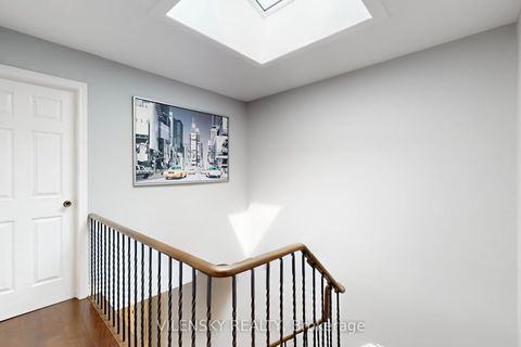 Photo 15 at 31 Royal Colwood Court, Glen Shields, Vaughan