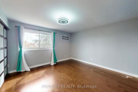 Photo 16 at 31 Royal Colwood Court, Glen Shields, Vaughan