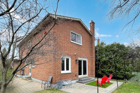 Photo 26 at 31 Royal Colwood Court, Glen Shields, Vaughan
