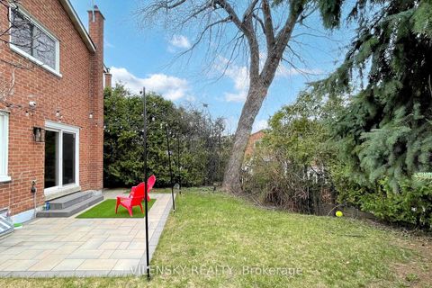 Photo 27 at 31 Royal Colwood Court, Glen Shields, Vaughan
