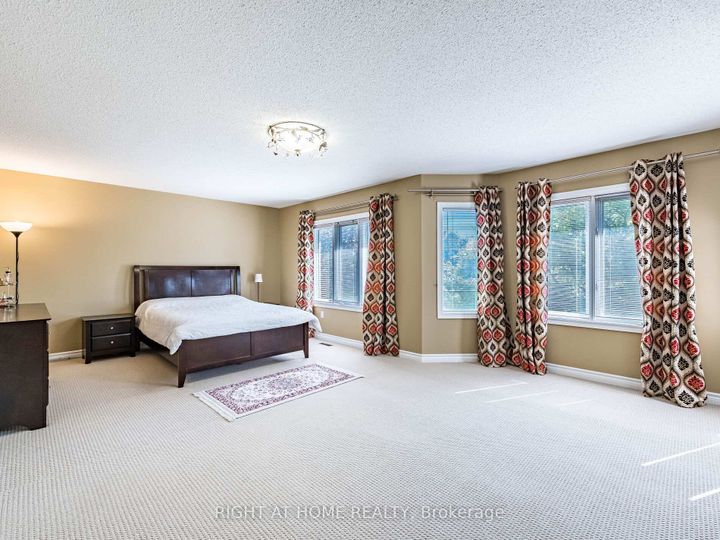 Photo 32 at 2204 Carpenters Circle, GA Glen Abbey, Oakville