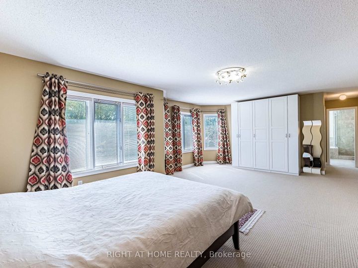 Photo 33 at 2204 Carpenters Circle, GA Glen Abbey, Oakville
