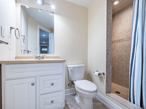 Photo 46 at 2204 Carpenters Circle, GA Glen Abbey, Oakville