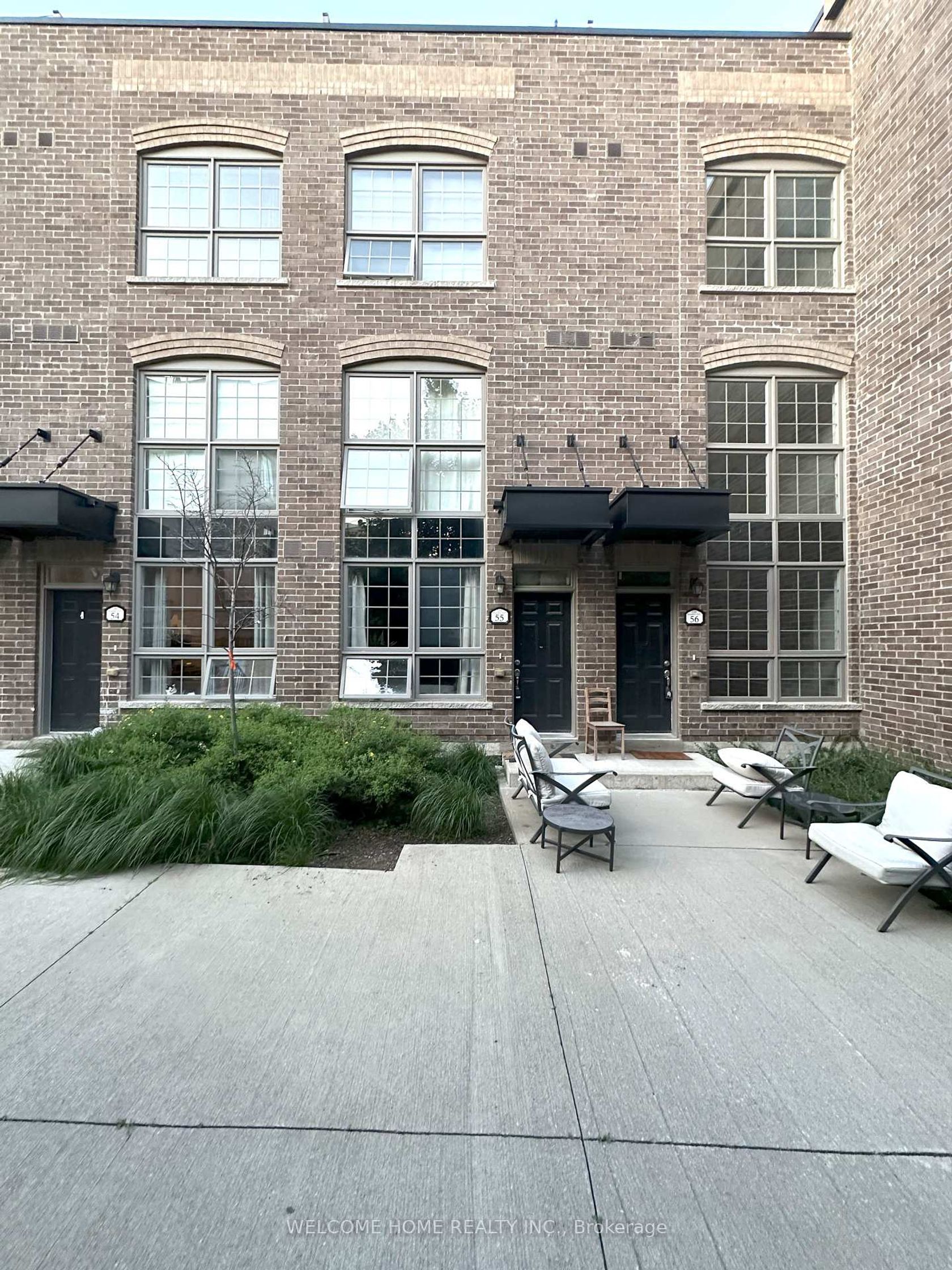 55 - 220 Brandon Avenue, Junction, Toronto 