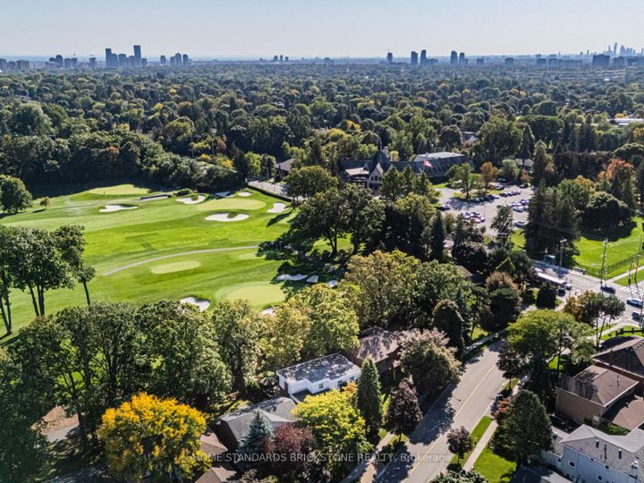 Photo 1 at 5 POPLAR HEIGHTS Drive, Humber Valley, Toronto