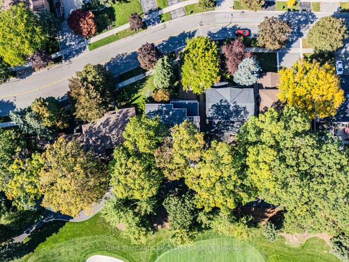 Photo 3 at 5 POPLAR HEIGHTS Drive, Humber Valley, Toronto