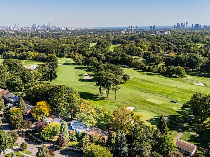 Photo 5 at 5 POPLAR HEIGHTS Drive, Humber Valley, Toronto
