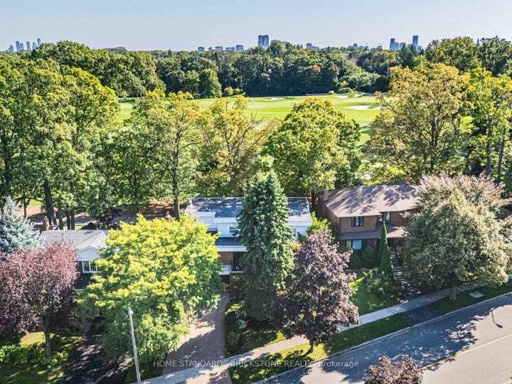 Photo 7 at 5 POPLAR HEIGHTS Drive, Humber Valley, Toronto