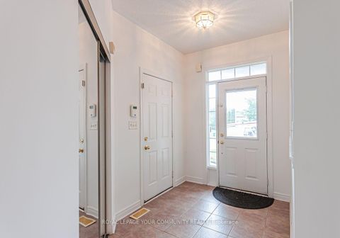 Photo 2 at 3 Paddle Gate, Oak Ridges Lake Wilcox, Richmond Hill