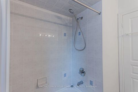 Photo 17 at 3 Paddle Gate, Oak Ridges Lake Wilcox, Richmond Hill