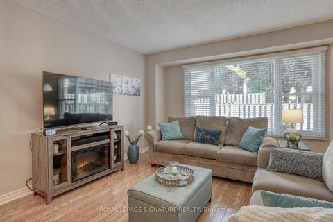 Photo 2 at 5 Golden Appleway, Donalda, Toronto