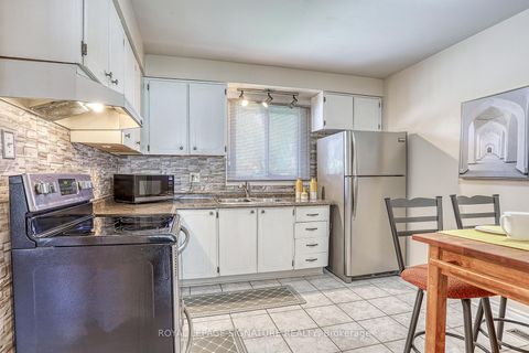 Photo 8 at 5 Golden Appleway, Donalda, Toronto