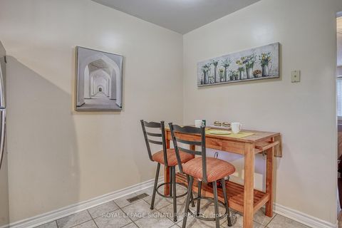 Photo 10 at 5 Golden Appleway, Donalda, Toronto