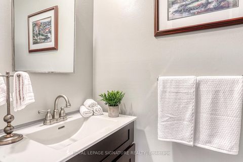 Photo 13 at 5 Golden Appleway, Donalda, Toronto