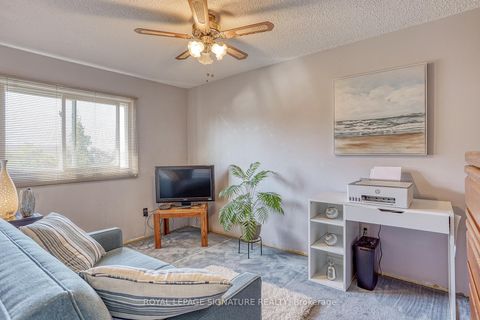 Photo 17 at 5 Golden Appleway, Donalda, Toronto