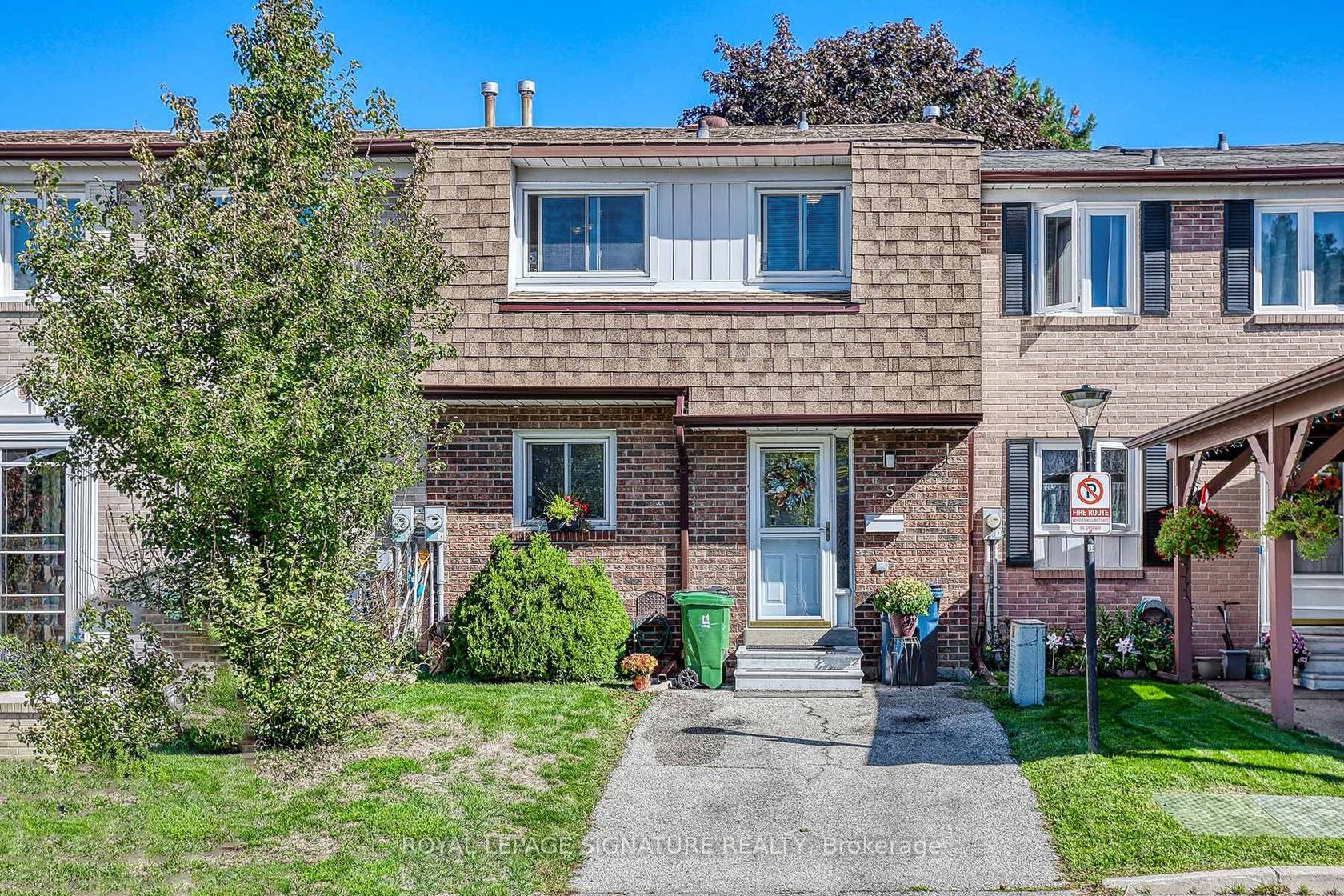 5 Golden Appleway, Donalda, Toronto 