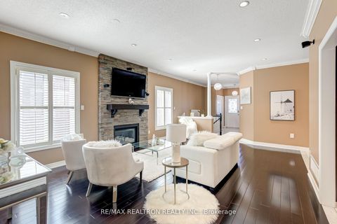 Photo 4 at 148 Solway Avenue, Maple, Vaughan