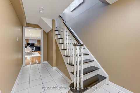 Photo 13 at 148 Solway Avenue, Maple, Vaughan