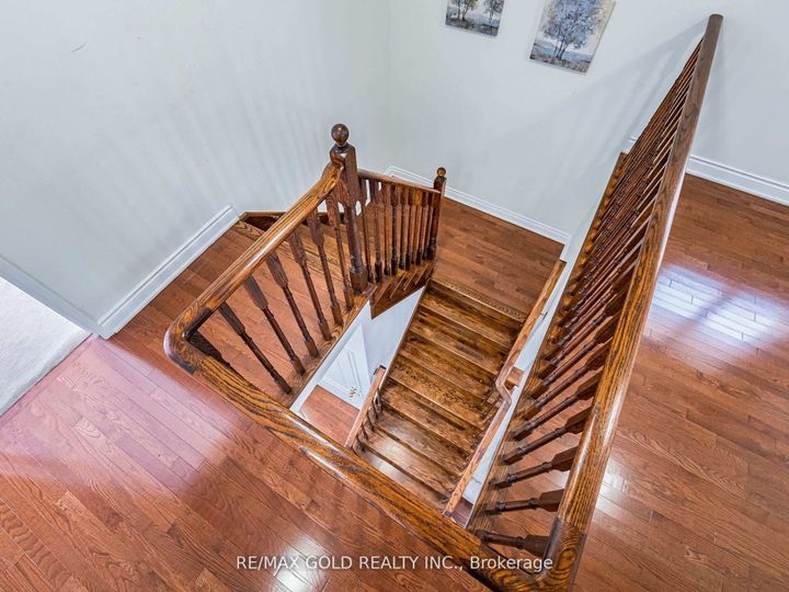 Photo 31 at 36 Treegrove Crescent, Fletcher's Meadow, Brampton