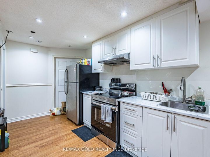 Photo 33 at 36 Treegrove Crescent, Fletcher's Meadow, Brampton