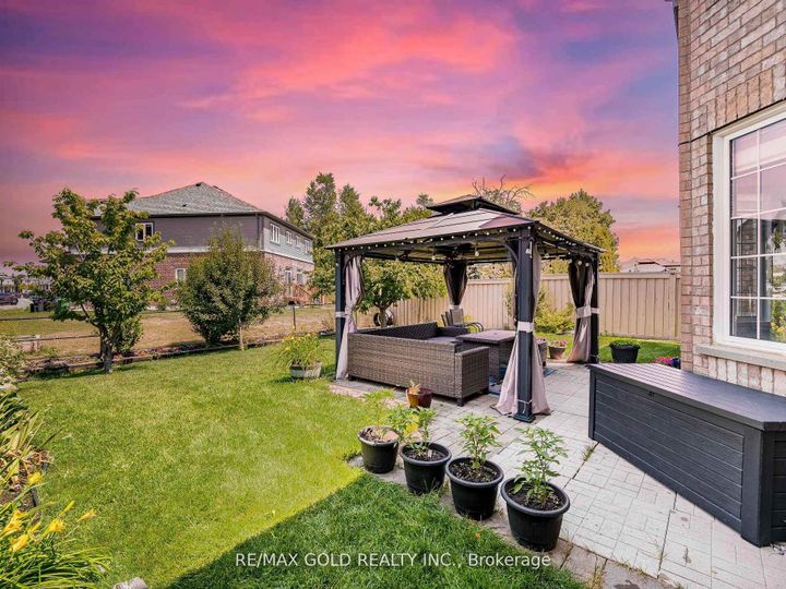 Photo 36 at 36 Treegrove Crescent, Fletcher's Meadow, Brampton
