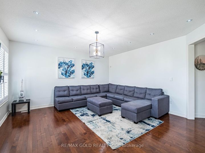 Photo 7 at 18 Divinity Circle, Northwest Brampton, Brampton