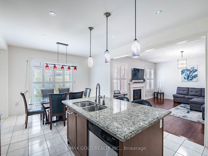 Photo 11 at 18 Divinity Circle, Northwest Brampton, Brampton