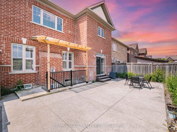 Photo 38 at 18 Divinity Circle, Northwest Brampton, Brampton