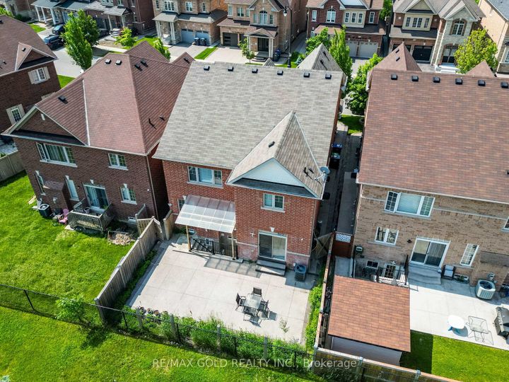 Photo 41 at 18 Divinity Circle, Northwest Brampton, Brampton