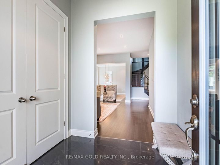 Photo 3 at 151 Rising Hill Ridge, Bram West, Brampton