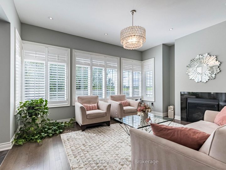 Photo 10 at 151 Rising Hill Ridge, Bram West, Brampton