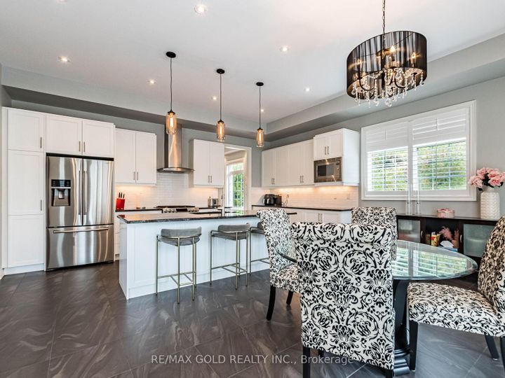 Photo 14 at 151 Rising Hill Ridge, Bram West, Brampton