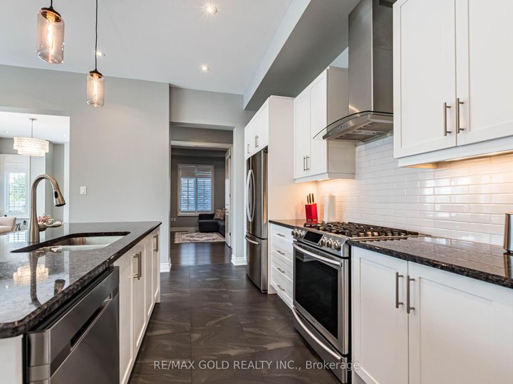 Photo 16 at 151 Rising Hill Ridge, Bram West, Brampton