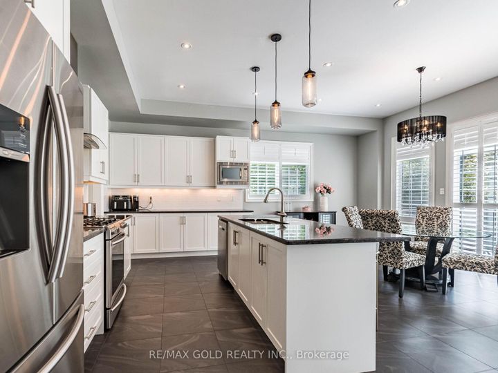 Photo 17 at 151 Rising Hill Ridge, Bram West, Brampton