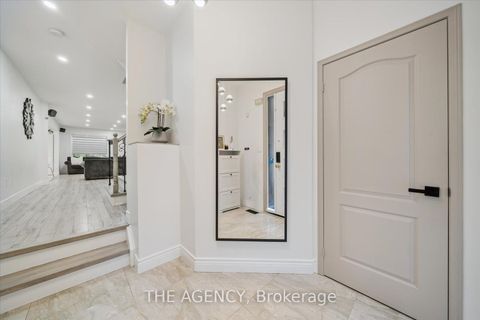 Photo 4 at 908 Oaktree Crescent, Summerhill Estates, Newmarket