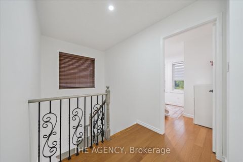 Photo 25 at 908 Oaktree Crescent, Summerhill Estates, Newmarket